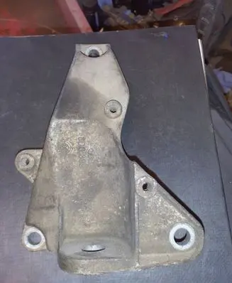 Audi A6 S6 C5 4B Engine mounting bracket 8d0399114aj