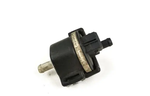 Volkswagen PASSAT B5 Valve vacuum 058133459