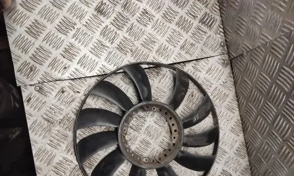 Volkswagen PASSAT B5.5 Fan impeller 058121301b