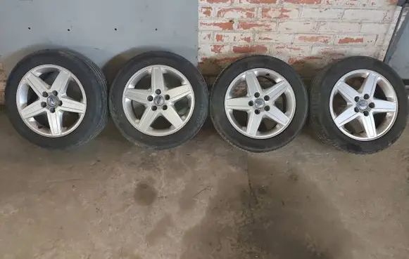 R16 alloy rim