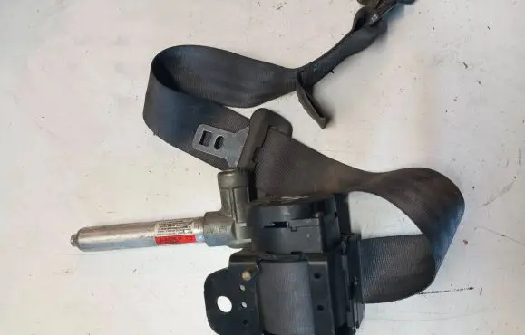 Volvo V70 Middle seatbelt (rear) 39969918