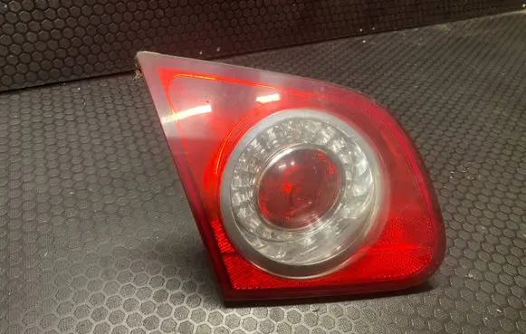 Volkswagen PASSAT B6 Tailgate rear/tail lights