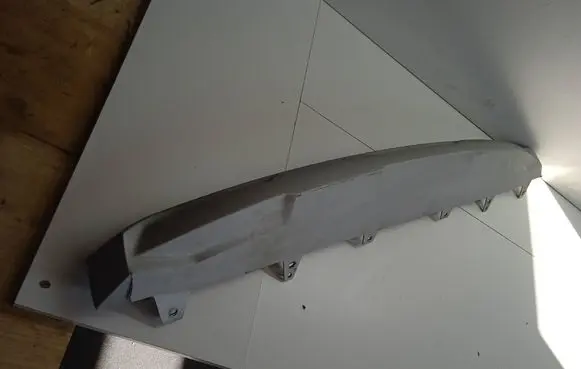Front bumper lip