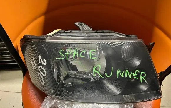 Mitsubishi Space Runner Headlight/headlamp SAAZ10 R7544r Hcrf15