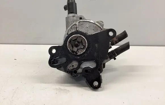 Opel Insignia A Vacuum pump 120320