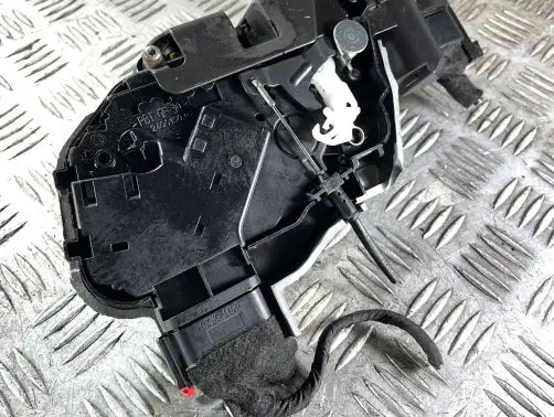 Volvo C70 Front door lock 30799343