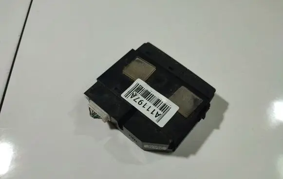 Toyota Avensis T250 Windscreen/window heater switch 8479005130