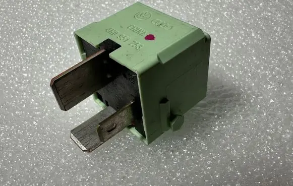 Audi A6 S6 C7 4G Other relay 4H0951253