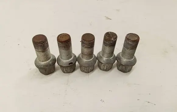 Volkswagen Beetle A5 Nuts/bolts 