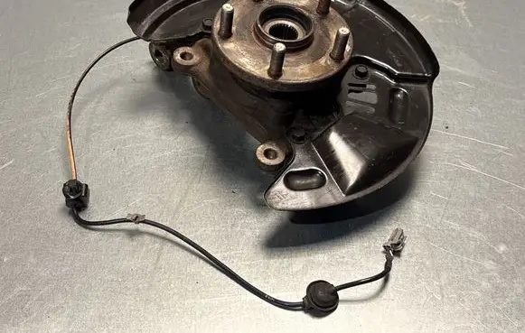 Front wheel hub
