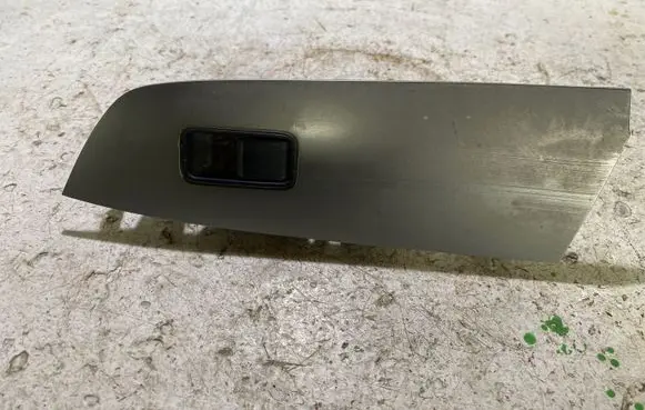 Mazda 6 Electric window control switch GS1D66370 K1827 03124600