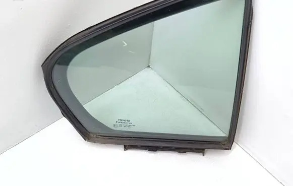 Toyota Avensis T270 Rear vent window glass 6818805060