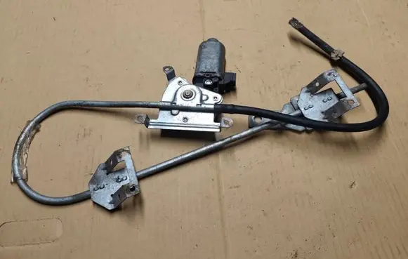 Jeep Cherokee XJ Rear door window regulator with motor