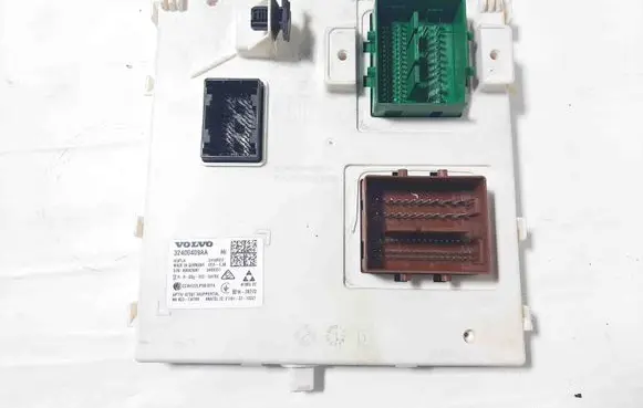Volvo XC40 Central body control module 32400409 32400409AA