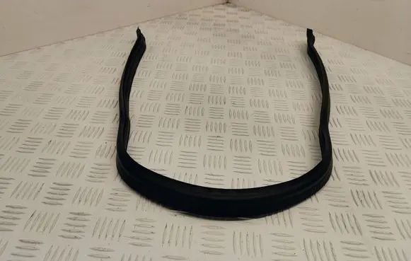 Mercedes-Benz ML W164 Engine compartment rubber