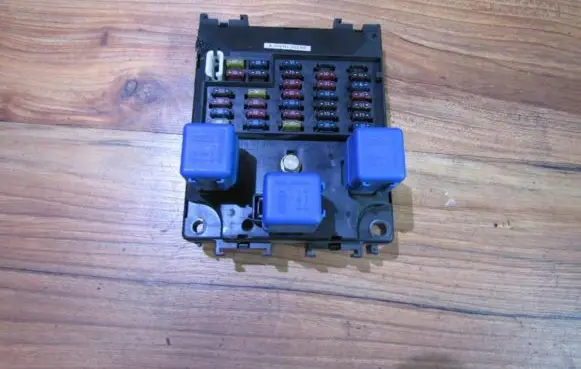 Nissan Almera Fuse box set 243501n000f