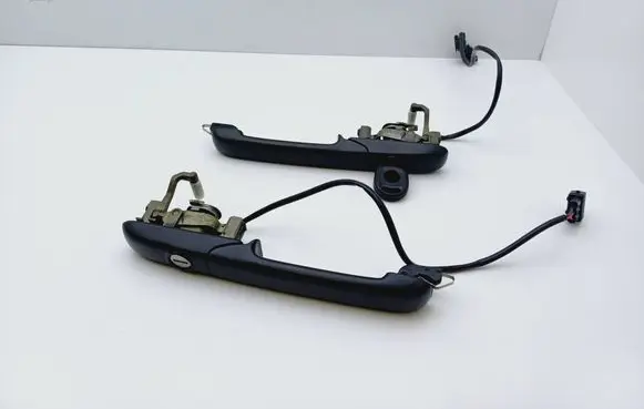 Volkswagen PASSAT B4 Front door exterior handle 357837224A 357837223A