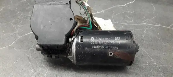 Lancia Delta I Wiper motor 0390246327