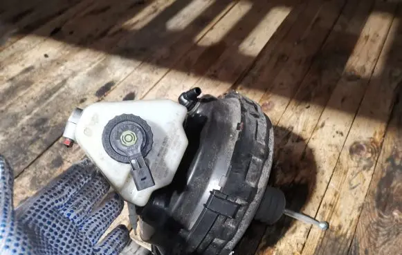 Audi Q7 4L Brake booster 7L8612101H