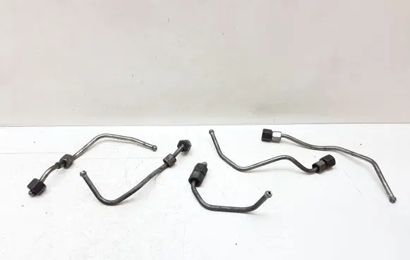 Fuel injector supply line/pipe