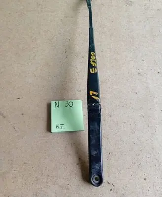 Volkswagen Golf V Front wiper blade arm 1K1955409