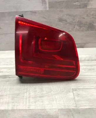 Volkswagen Tiguan Tailgate rear/tail lights