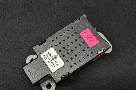 Volkswagen Golf V Aerial antenna filter 5M0035570B