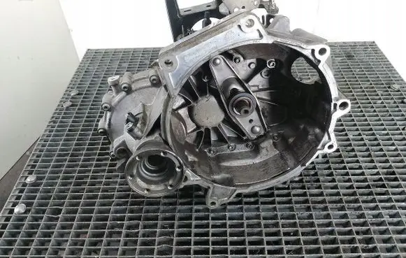 Volkswagen Polo IV 9N3 Manual 5 speed gearbox HCS