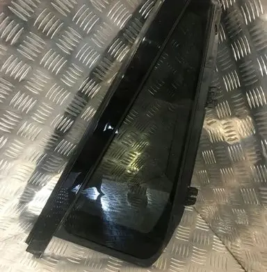 Volvo XC90 Sliding door window/glass 