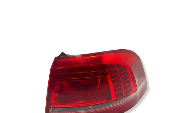 Volkswagen PASSAT B7 Rear/tail lights 