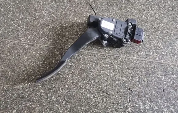 Mitsubishi Colt Accelerator throttle pedal A4543000304