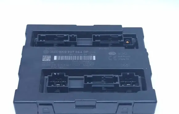 Audi A4 S4 B8 8K Comfort/convenience module 8K0907064DP 00002001 5DK00991883
