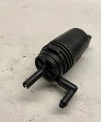 BMW 1 E81 E87 Windscreen/windshield washer pump 23557610