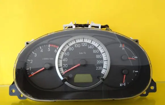 Mazda 5 Speedometer (instrument cluster) CGCC79D