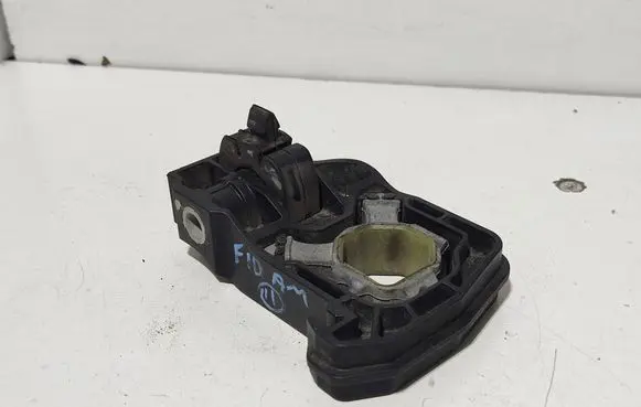 BMW 5 F10 F11 Radiator mount bracket 7575248 757524803