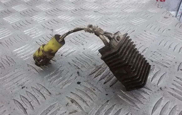 Suzuki Swift Cultus Ignition amplifier control unit 3395060B 0799500581