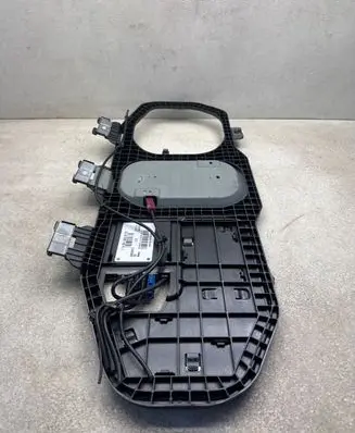 Mercedes-Benz ML W164 Aerial antenna amplifier A2518202275 28024813 S4813R1701102