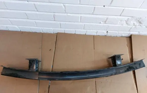 Land Rover Discovery 4 - LR4 Front bumper cross member AH2213D020AA