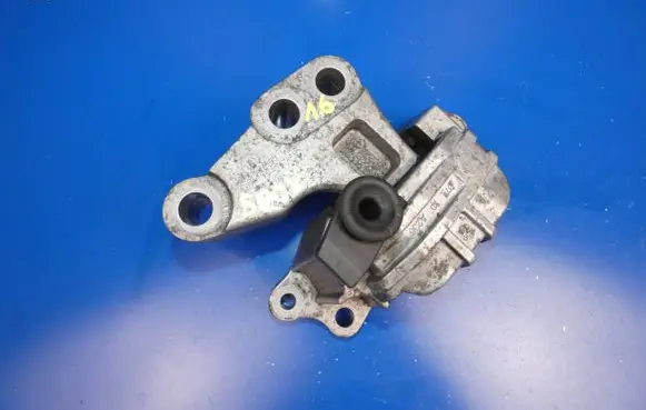Fiat 500X Engine mount bracket 00520340110 0A236 06805