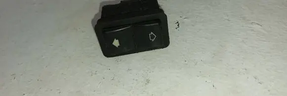 BMW 5 E39 Electric window control switch 8368974
