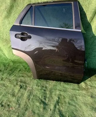 Suzuki SX4 S-Cross Rear door