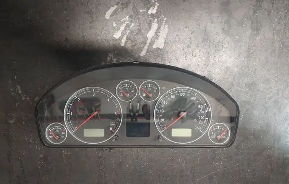 Volkswagen Sharan Speedometer (instrument cluster) 7M3920840G YM2110849ADB