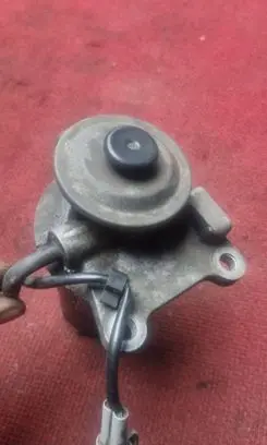 Toyota Corolla E120 E130 Fuel filter housing 