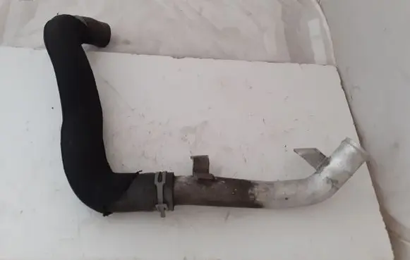 Audi A5 8T 8F Engine coolant pipe/hose 8K0121052C