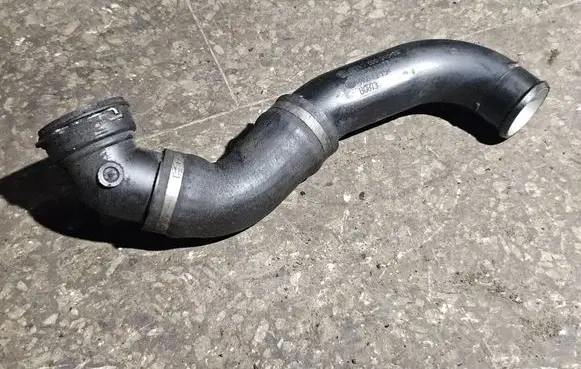 Intercooler hose/pipe