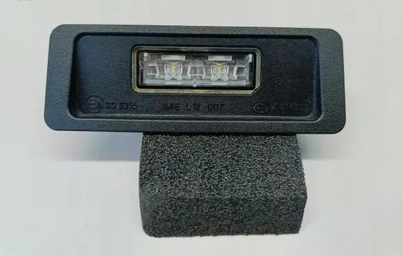Volvo V40 Number plate light 31352526