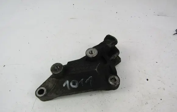 Ford Mondeo Mk III Engine mounting bracket XS7E100039BA