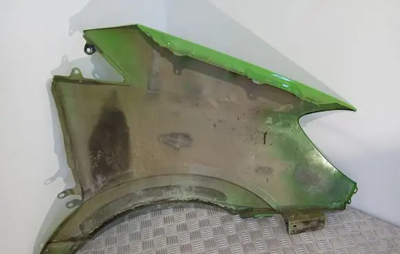 Mercedes-Benz Sprinter W906 Fender 9068810101
