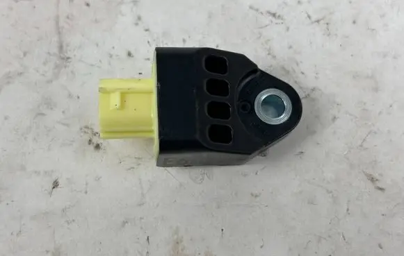 Toyota Mirai Airbag deployment crash/impact sensor 8983152040 89831-52040
