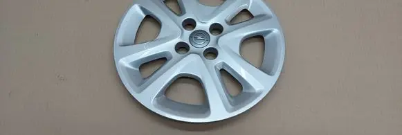 Opel Karl R15 wheel hub/cap/trim 42344315